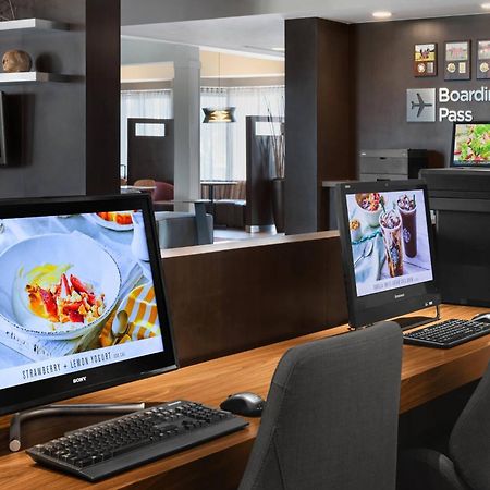 คอร์ตยาร์ด ซีราคิวส์ แคเรียร์ เซอร์เคิล Hotel อีสต์ซีราคิวส์ ภายนอก รูปภาพ