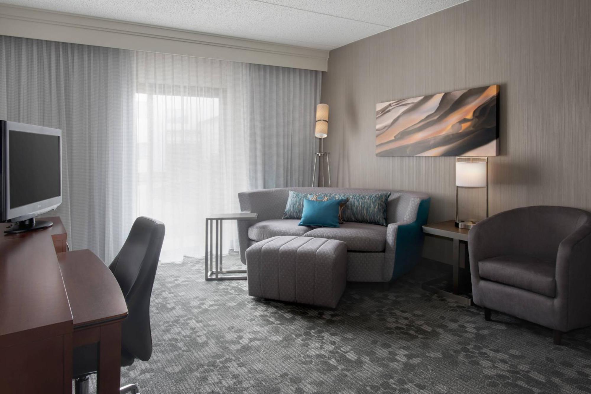 คอร์ตยาร์ด ซีราคิวส์ แคเรียร์ เซอร์เคิล Hotel อีสต์ซีราคิวส์ ภายนอก รูปภาพ