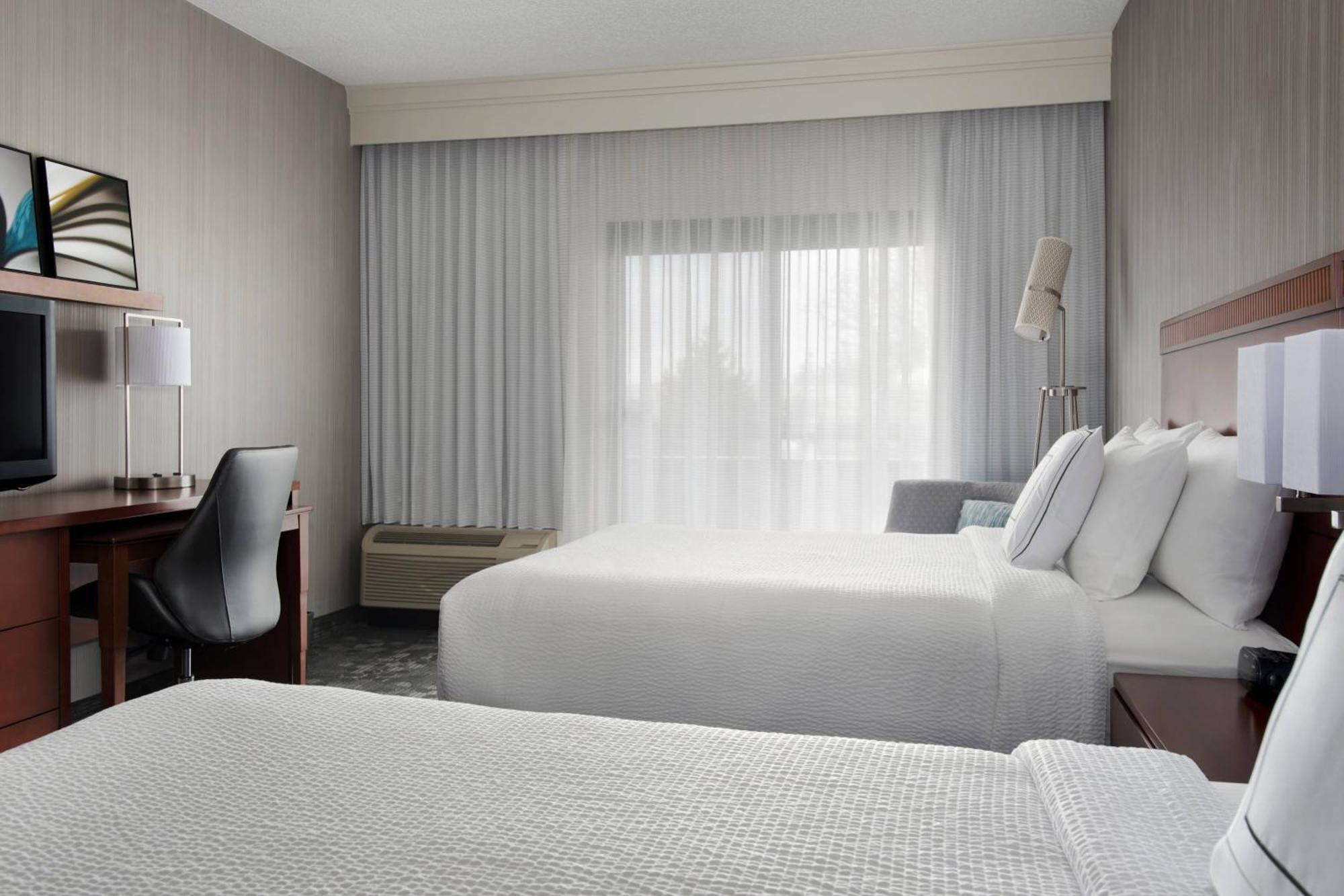 คอร์ตยาร์ด ซีราคิวส์ แคเรียร์ เซอร์เคิล Hotel อีสต์ซีราคิวส์ ภายนอก รูปภาพ