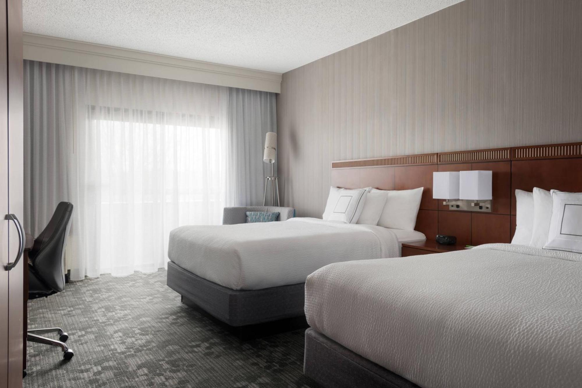 คอร์ตยาร์ด ซีราคิวส์ แคเรียร์ เซอร์เคิล Hotel อีสต์ซีราคิวส์ ภายนอก รูปภาพ