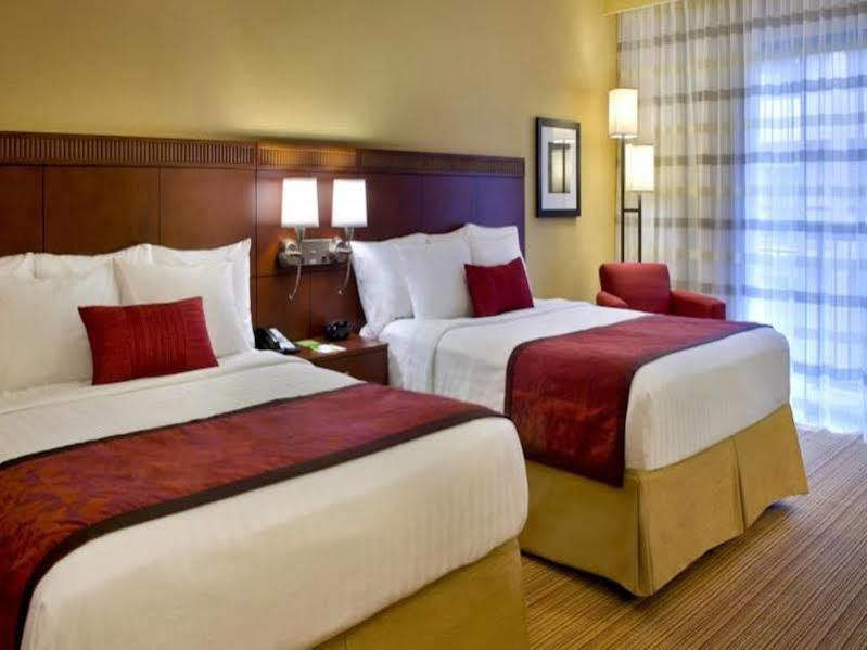 คอร์ตยาร์ด ซีราคิวส์ แคเรียร์ เซอร์เคิล Hotel อีสต์ซีราคิวส์ ภายนอก รูปภาพ